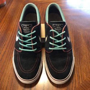 Men’s Nike ID Stefan Janoski’s size 7